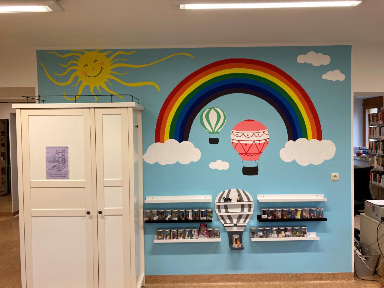 Regenbogenwand in der Kinderabteilung