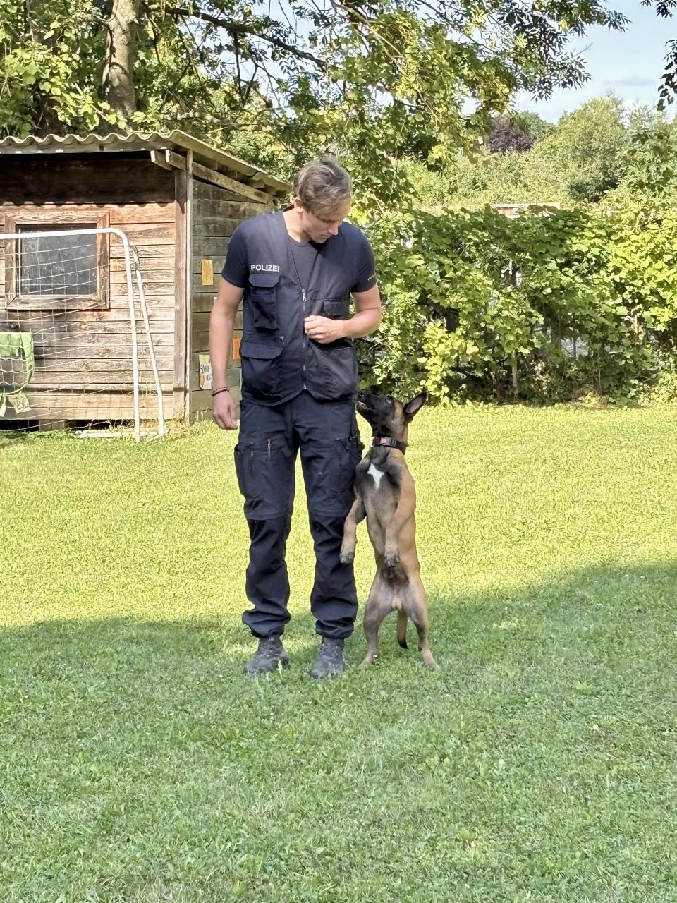 CS Polizei 23 07 2025 Dexter hüpft