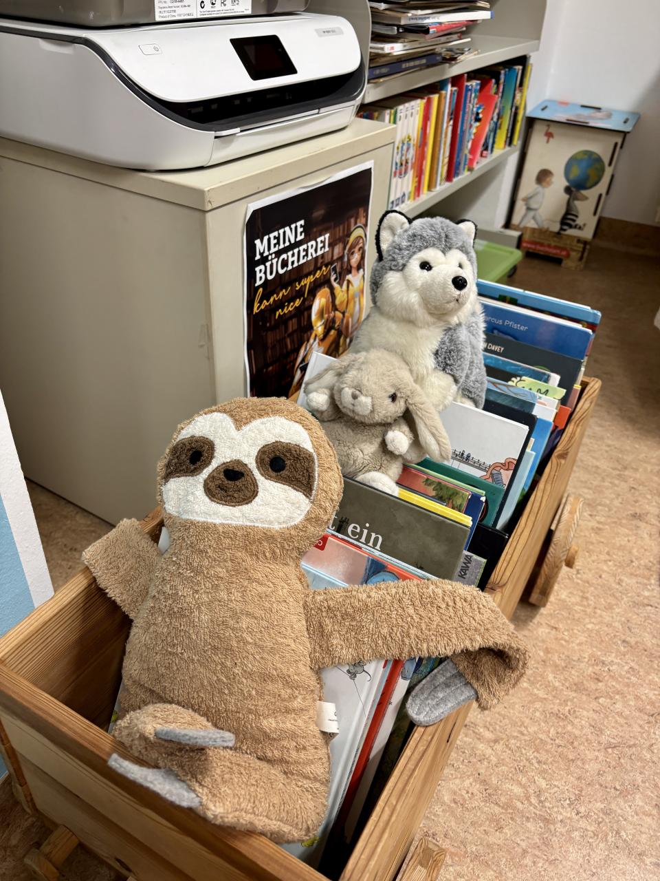 Kuscheltierübernachtungsparty Zugfahrt Faultier