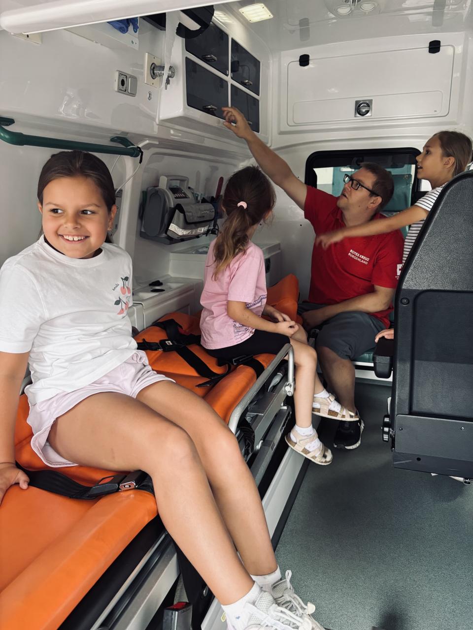 CS Rettung im Rettungswagen Stella, Laura, Patrik und Mira 22 07 2026