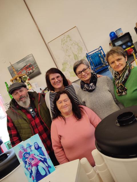 Gruppenbild: Erika, Lotte, Ursula, Jürgen und Michaela